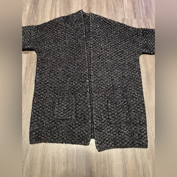 BCBG Maxazria Black and Gray Knit 3/4 Sleeve Oversized Open Cardigan - Picture 2 of 6